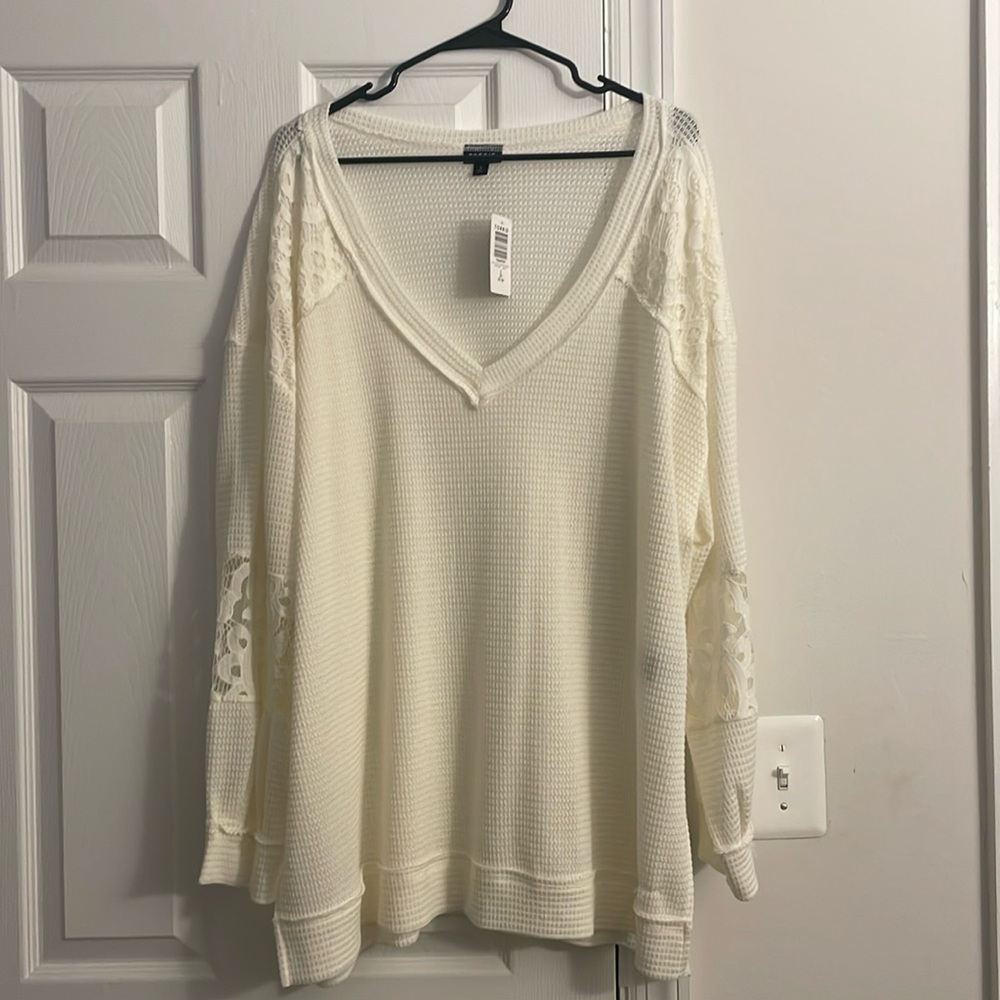 Lace inset waffle material sweater